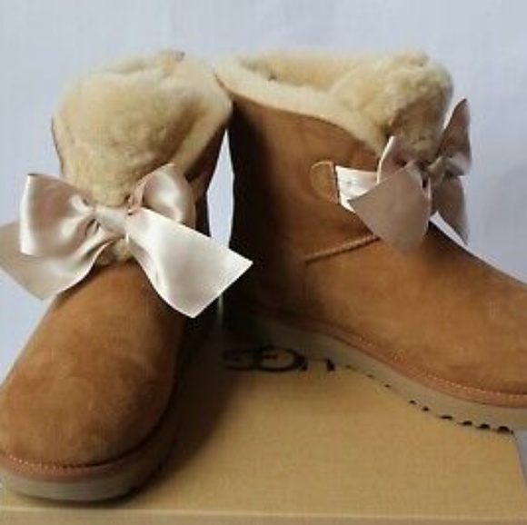 UGG Shoes - NWT Ugg Gita Bow Mini Boot